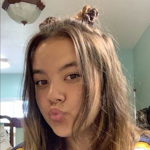 Meet your Posher, Alyssa